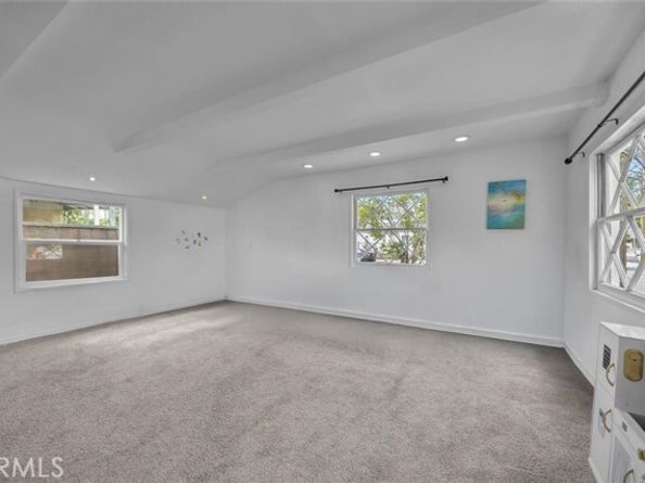 1566 N Neptune, Wilmington (los Angeles) CA 90744