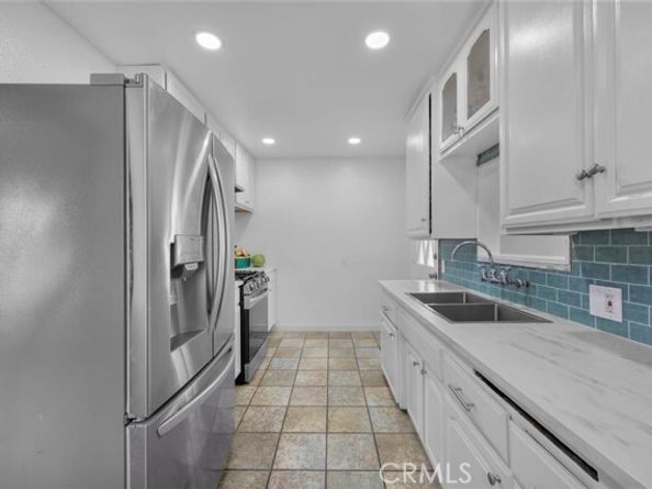 1566 N Neptune, Wilmington (los Angeles) CA 90744