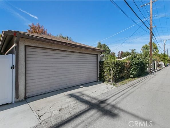 6900 Aura Avenue, Reseda (los Angeles) CA 91335