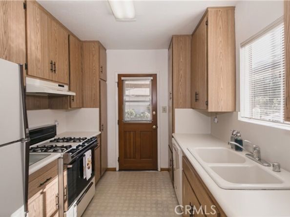 6900 Aura Avenue, Reseda (los Angeles) CA 91335