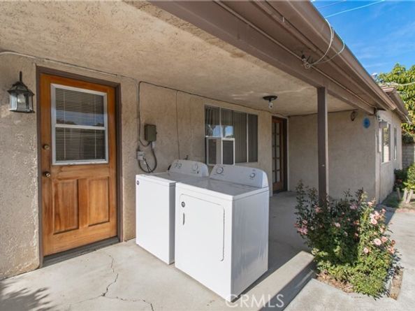 6900 Aura Avenue, Reseda (los Angeles) CA 91335