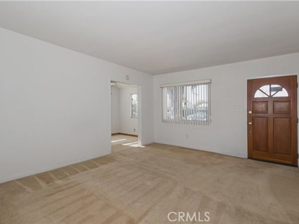 6900 Aura Avenue, Reseda (los Angeles) CA 91335