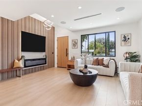 8006 Lloyd Avenue, North Hollywood (los Angeles) CA 91605