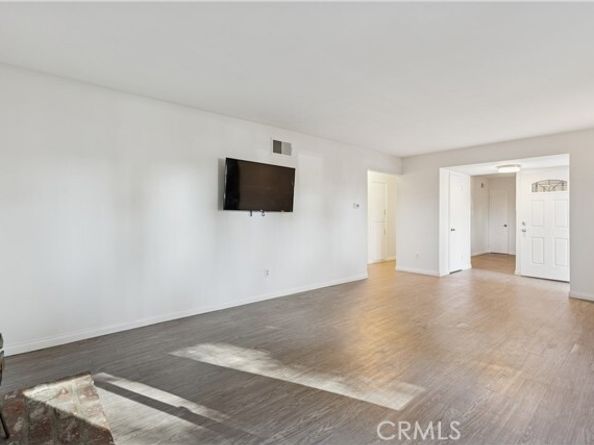 16103 Osborne Street, North Hills (los Angeles) CA 91343