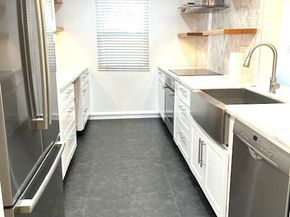 8110 Canby 3, Reseda (los Angeles) CA 91335