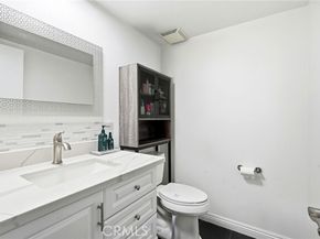 10220 Zelzah 4, Northridge (los Angeles) CA 91325