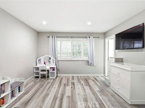 10220 Zelzah 4, Northridge (los Angeles) CA 91325