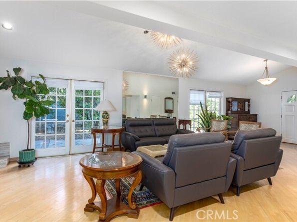 5828 Calvin, Tarzana (los Angeles) CA 91356