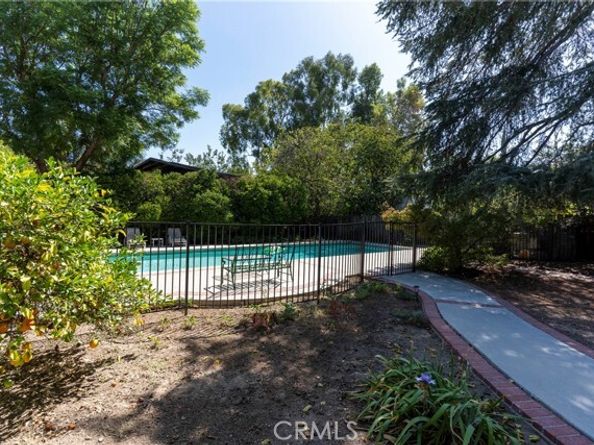 5828 Calvin, Tarzana (los Angeles) CA 91356
