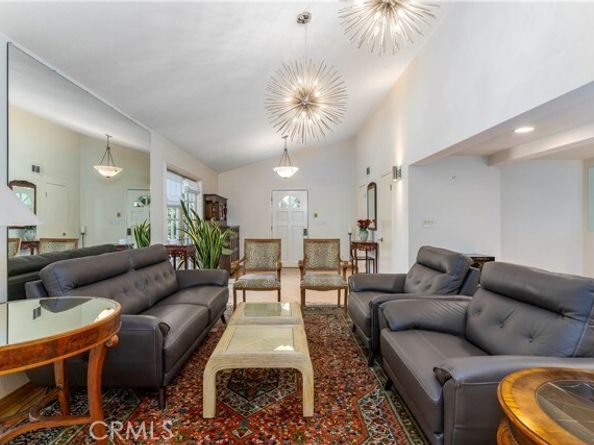 5828 Calvin, Tarzana (los Angeles) CA 91356