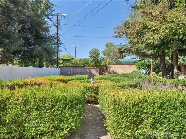 11129 White Oak, Granada Hills (los Angeles) CA 91344