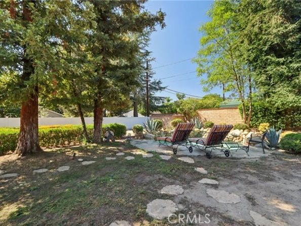 11129 White Oak, Granada Hills (los Angeles) CA 91344