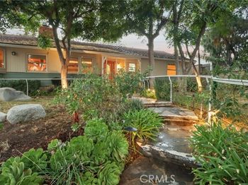 11129 White Oak