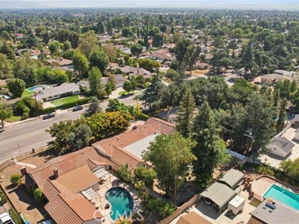 11129 White Oak, Granada Hills (los Angeles) CA 91344