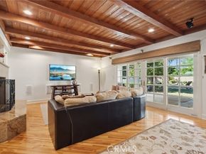 11129 White Oak, Granada Hills (los Angeles) CA 91344