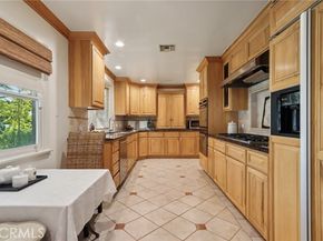 11129 White Oak, Granada Hills (los Angeles) CA 91344