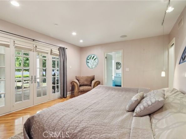 11129 White Oak, Granada Hills (los Angeles) CA 91344