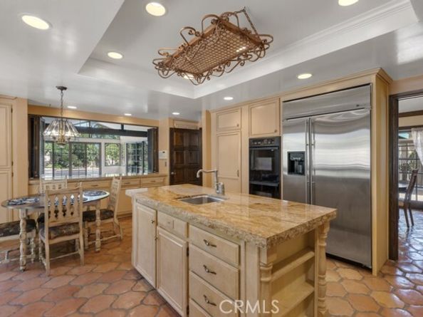 22511 Ballinger Street, Chatsworth (los Angeles) CA 91311