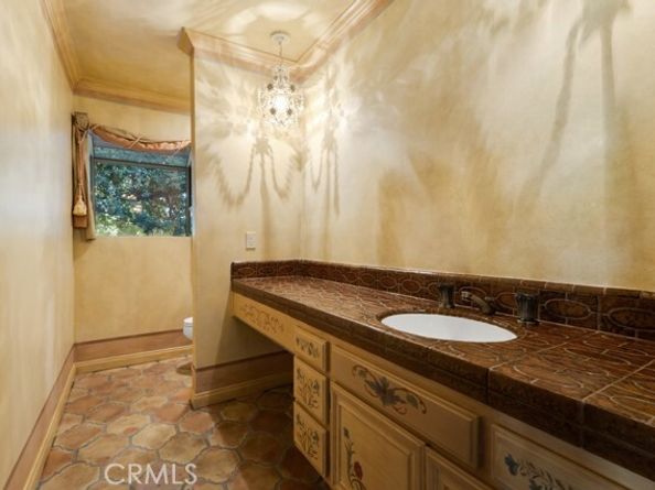 22511 Ballinger Street, Chatsworth (los Angeles) CA 91311