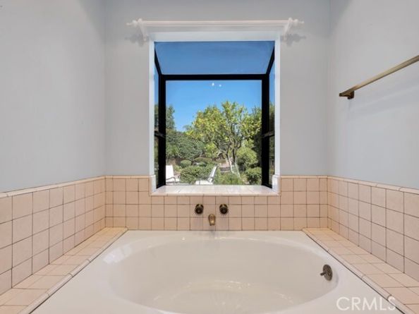 22511 Ballinger Street, Chatsworth (los Angeles) CA 91311