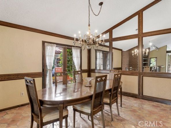 22511 Ballinger Street, Chatsworth (los Angeles) CA 91311