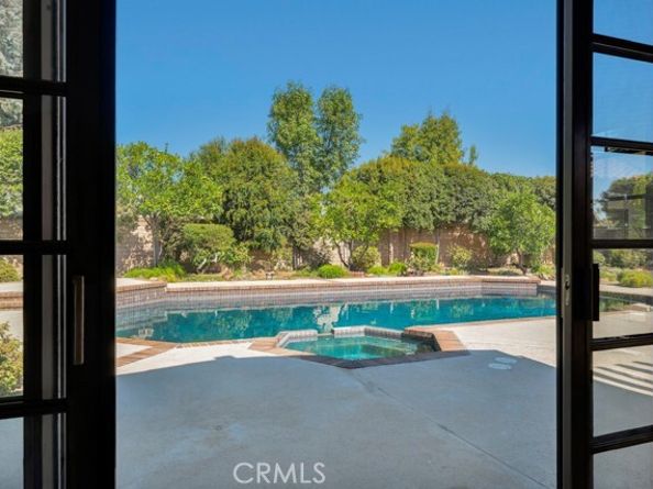 22511 Ballinger Street, Chatsworth (los Angeles) CA 91311
