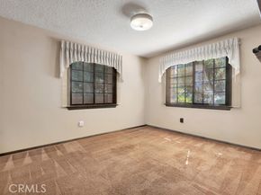 22511 Ballinger Street, Chatsworth (los Angeles) CA 91311