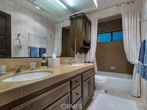 22511 Ballinger Street, Chatsworth (los Angeles) CA 91311
