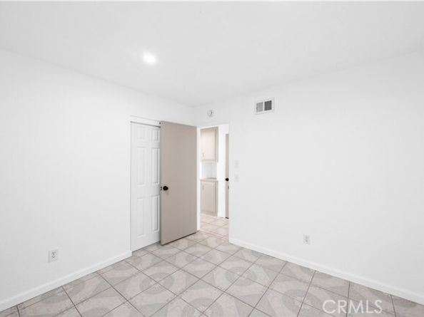 12031 Pierce Street, Sylmar (los Angeles) CA 91342