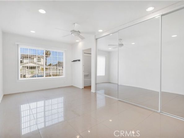10111 Oak Park Avenue, Northridge (los Angeles) CA 91325
