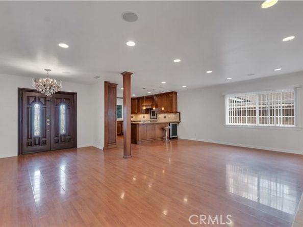 10111 Oak Park Avenue, Northridge (los Angeles) CA 91325