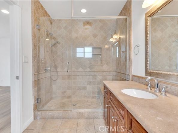 10111 Oak Park Avenue, Northridge (los Angeles) CA 91325
