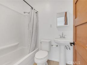 10111 Oak Park Avenue, Northridge (los Angeles) CA 91325