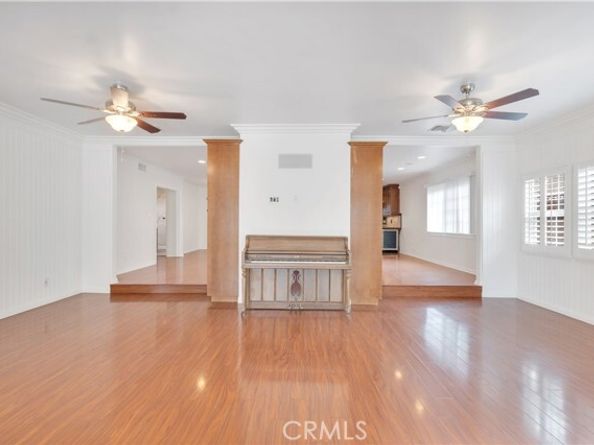 10111 Oak Park Avenue, Northridge (los Angeles) CA 91325