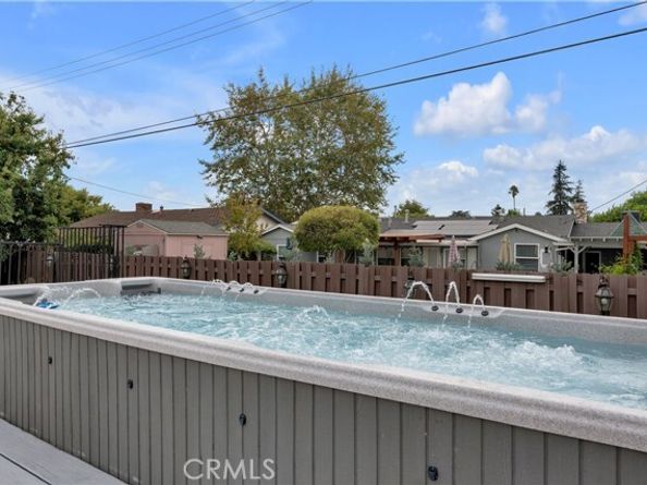 10111 Oak Park Avenue, Northridge (los Angeles) CA 91325