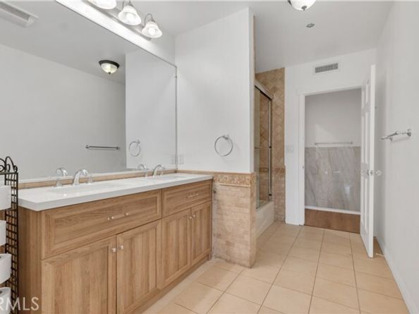 10111 Oak Park Avenue, Northridge (los Angeles) CA 91325