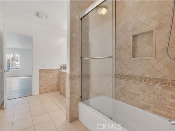 10111 Oak Park Avenue, Northridge (los Angeles) CA 91325