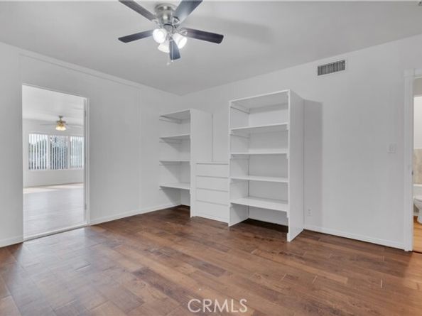 10111 Oak Park Avenue, Northridge (los Angeles) CA 91325