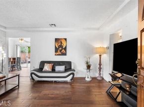7327 N Loma Verde Avenue, Canoga Park (los Angeles) CA 91303