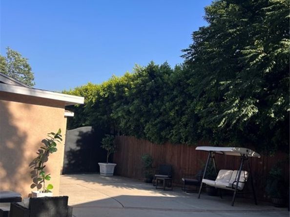 7327 N Loma Verde Avenue, Canoga Park (los Angeles) CA 91303