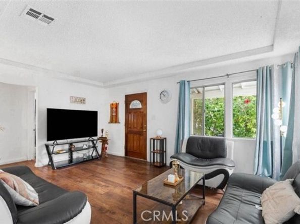 7327 N Loma Verde Avenue, Canoga Park (los Angeles) CA 91303