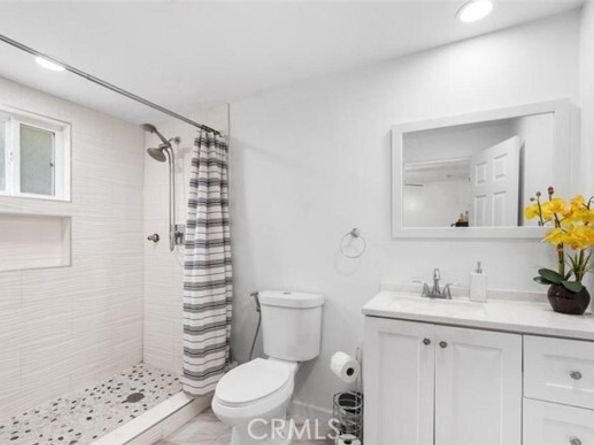 7327 N Loma Verde Avenue, Canoga Park (los Angeles) CA 91303