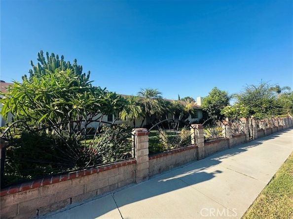 22427 Vanowen Street, West Hills (los Angeles) CA 91307