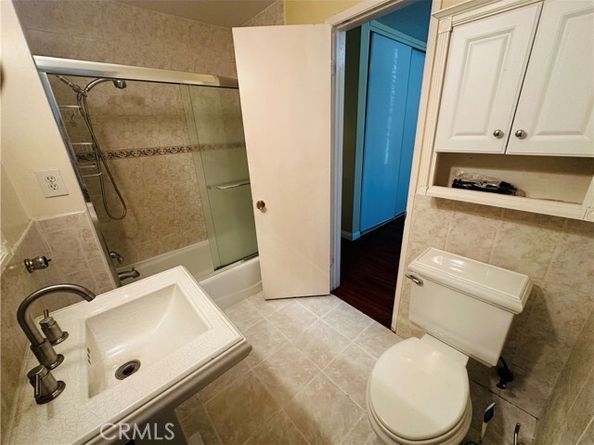 22427 Vanowen Street, West Hills (los Angeles) CA 91307
