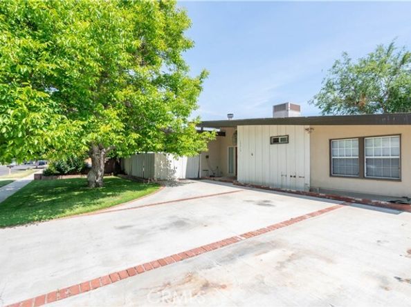 19516 Blythe Street, Reseda (los Angeles) CA 91335