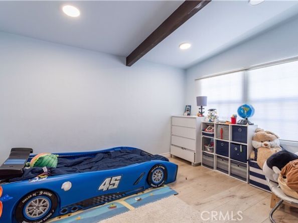 19516 Blythe Street, Reseda (los Angeles) CA 91335