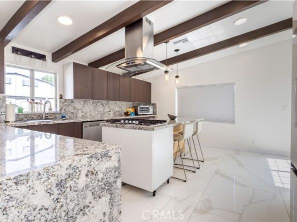 19516 Blythe Street, Reseda (los Angeles) CA 91335