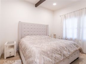 19516 Blythe Street, Reseda (los Angeles) CA 91335