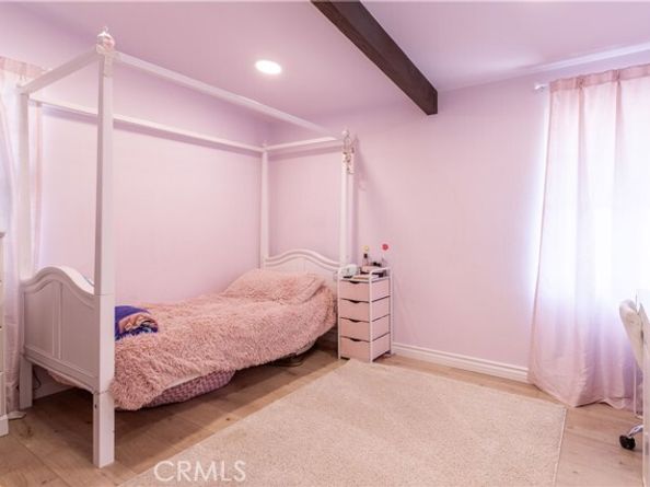 19516 Blythe Street, Reseda (los Angeles) CA 91335