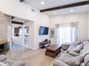 19516 Blythe Street, Reseda (los Angeles) CA 91335